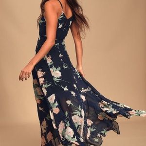 Lulus long dress. Size Medium. New with Tags on it